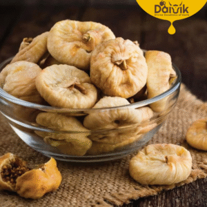 تين مجففطري 🍬، لذيذ 😋، مصنوع بالطريقة التقليدية تحت أشعة الشمس ☀️ غني بالمعادن ⚡️ والحديد 💪، يمنحك طاقة طبيعية ✨ وجبة صحية ولذيذة لكل الأوقات 🍽️