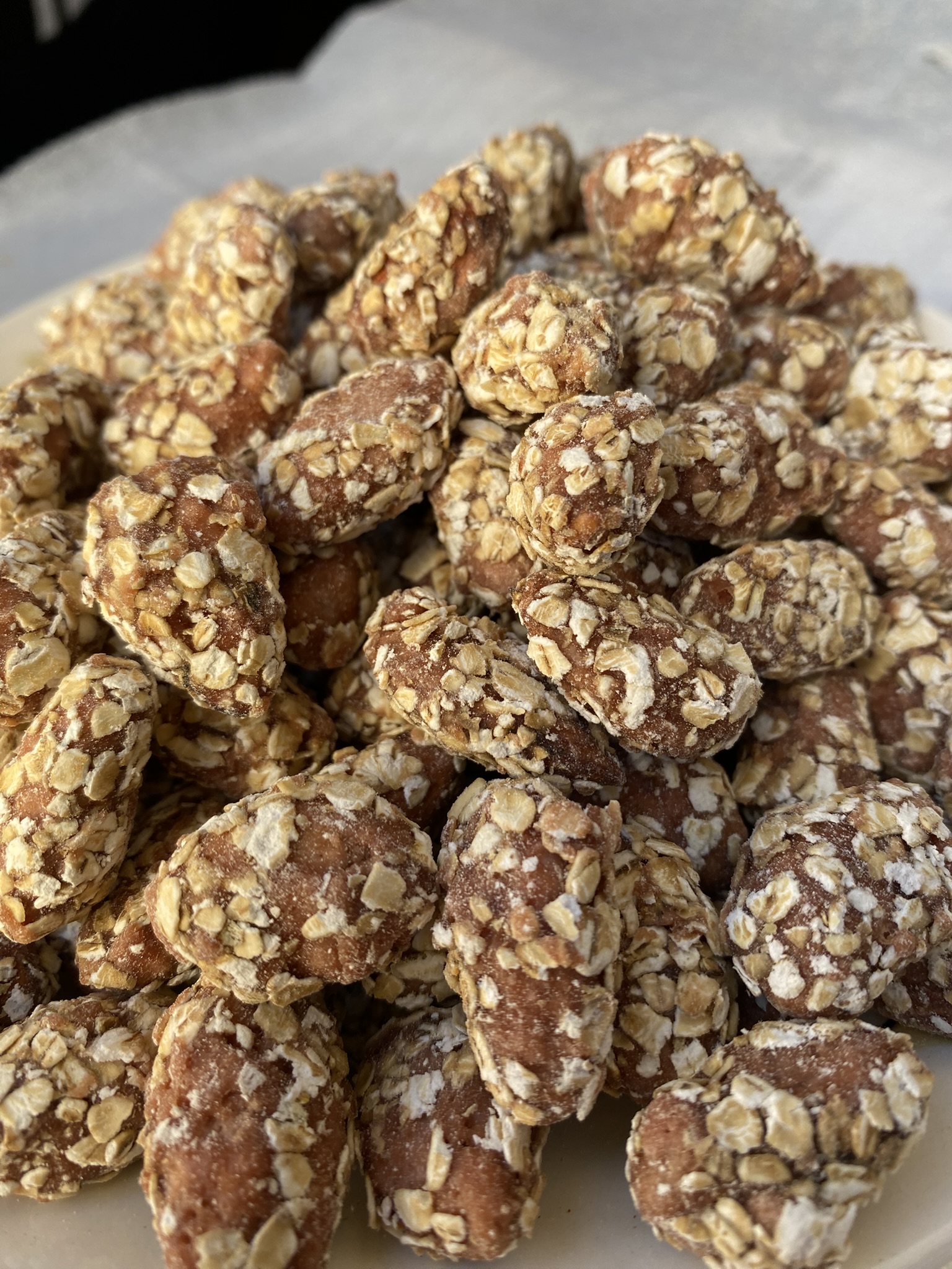 لوز بالشوفان لوز بالشوفان